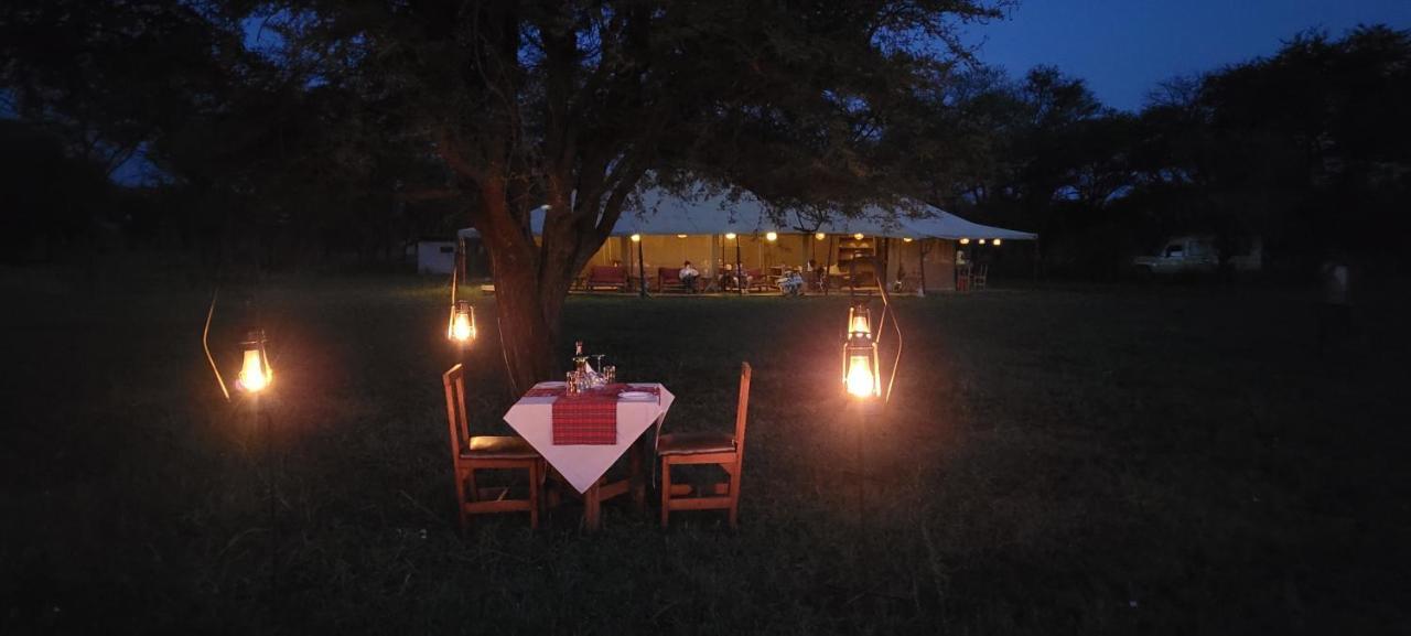 ホテル Zawadi Camp セレンゲティ エクステリア 写真