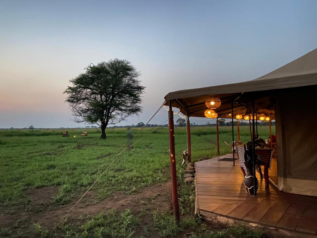 ホテル Zawadi Camp セレンゲティ エクステリア 写真